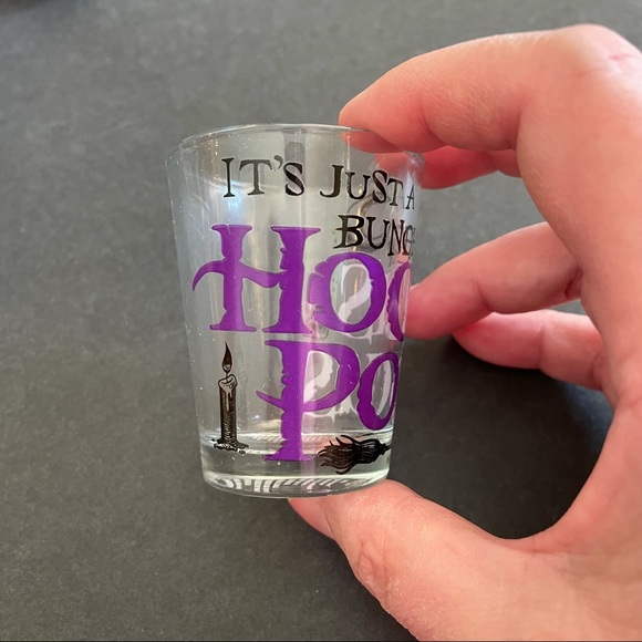 Disney HOCUS POCUS Amuck, Amuck, Amuck & More Sayings Set of 4 Shot Glasses NEW! - Picture 15 of 16